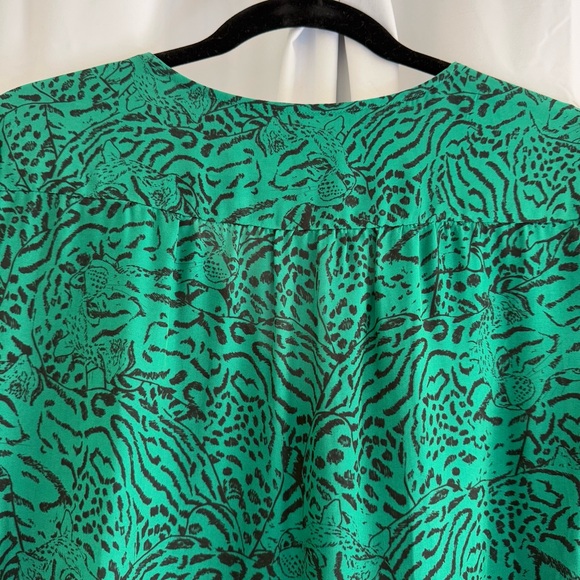 Silk Green Animal Print Wrap Blouse Tie Waist V Neck Women’s Small - Picture 7 of 11